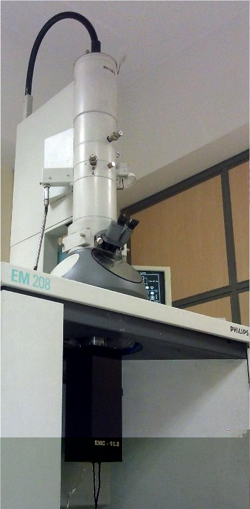 دوربین میکروسکوپ الکترونی عبوری (دوربین ثبت تصاویر ناشی از تشعشعات پر انرژی)