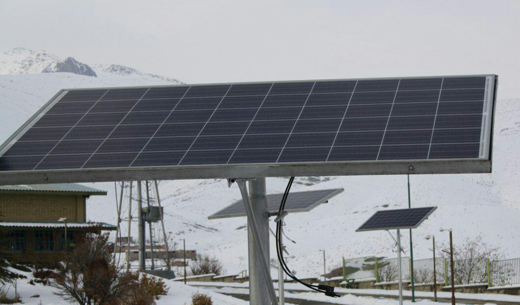 سیستم متصل به شبکه انرژی خورشیدی  با قابلیت ردیابی خورشید
