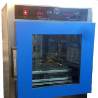 انکوباتور سرد و گرم خود تمیز شونده