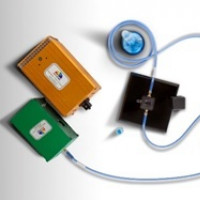 Fiber optics UV-vis-NIR spectrophotometer for transmission and reflection