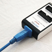 رابط انتقال داده دیجیتالی ۳۲ بیتی با سرعت 4MHz به رایانه (USB)
