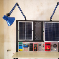 مجموعه آموزشی انرژی خورشیدی گردان دو محوره