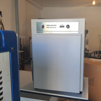 انکوباتور 75 لیتری