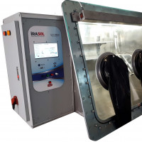 گلاو و باکس