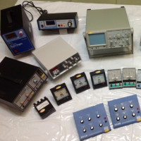 آشنایی و کار با دستگاه های آزمایشگاه الکترونیک