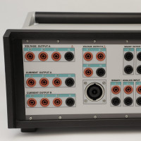 ارتقا دستگاه چند منظوره تستر رله، ترانس و کلیدهای قدرت AMT105 به دستگاه چند منظوره تستر رله، ترانس و کلیدهای قدرت AMT205