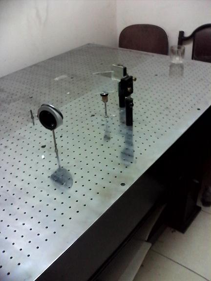 میز اپتیکی پنوماتیکی ضد لرزش 1 متر در 1 متر