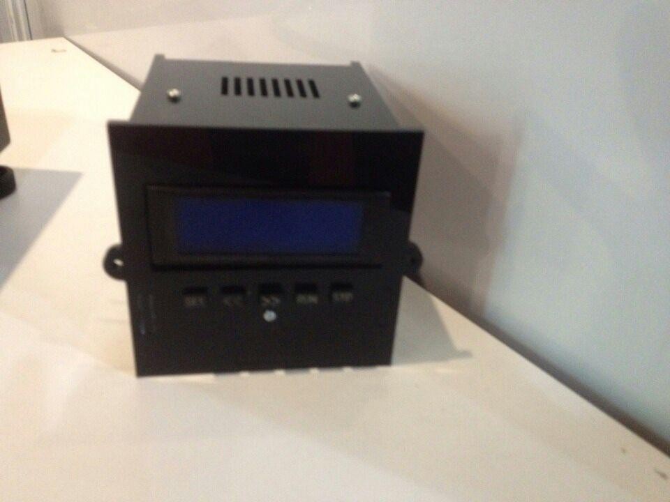 کنترل کننده دمای قابل برنامه ریزی سرمایش و گرمایش با قابلیت اتصال به کامپیوتر