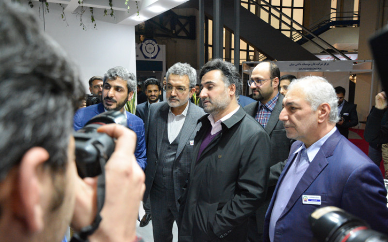 بازدید معاون علمی، فناوری و اقتصاد دانش بنیان رییس جمهور از دهمین نمایشگاه تجهیزات و مواد آزمایشگاهی ایران ساخت